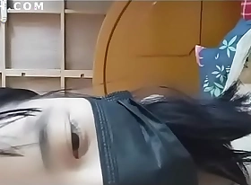 小学生妹在家饥渴难耐只能用手指解决