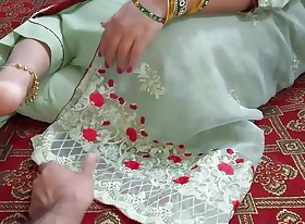 Stepbrother went to his married stepsister's room to fuck her