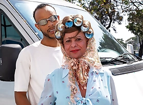 Muscle Mature Having Resemble Anal in My Bus