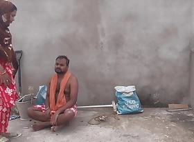 Jija ne apni sali ko chhat ka upper choda, Job sali dress sukhaa raha tha